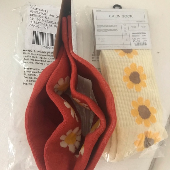 Fun Crew Socks - Picture 2 of 3